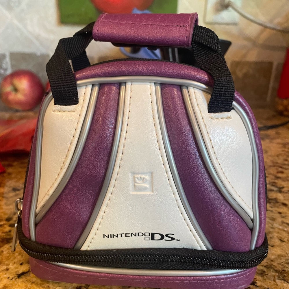 Nintendo DS Purple and Cream mini bowling bag Case